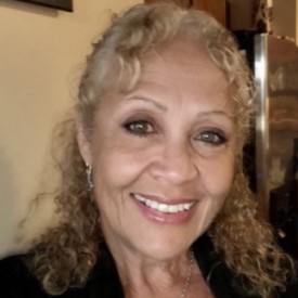 Profile picture of Lianne Holloway